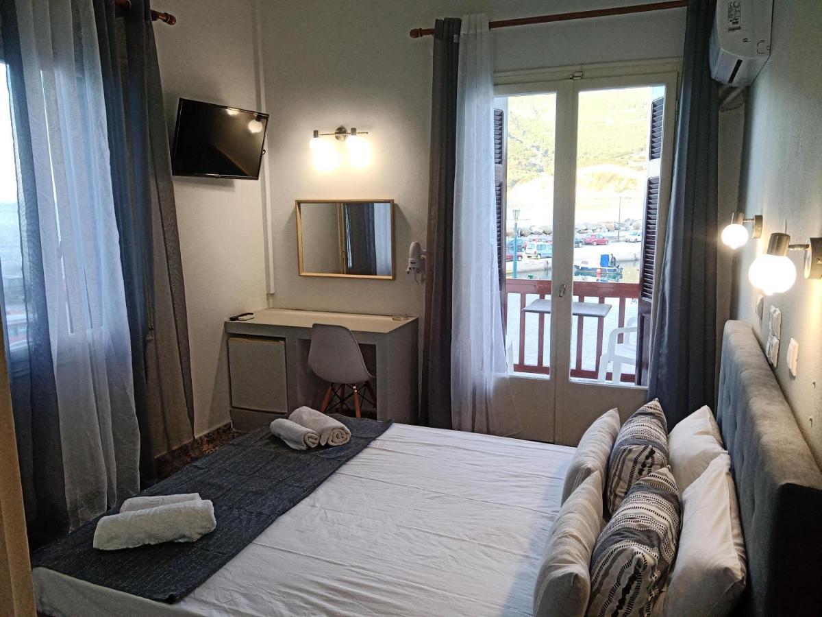Georgios L Hotel Skopelos Town Exterior photo