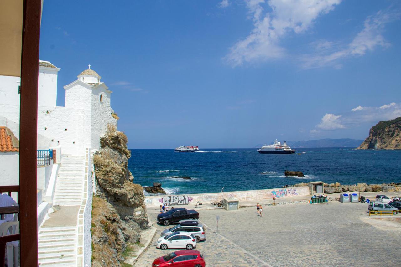Georgios L Hotel Skopelos Town Exterior photo
